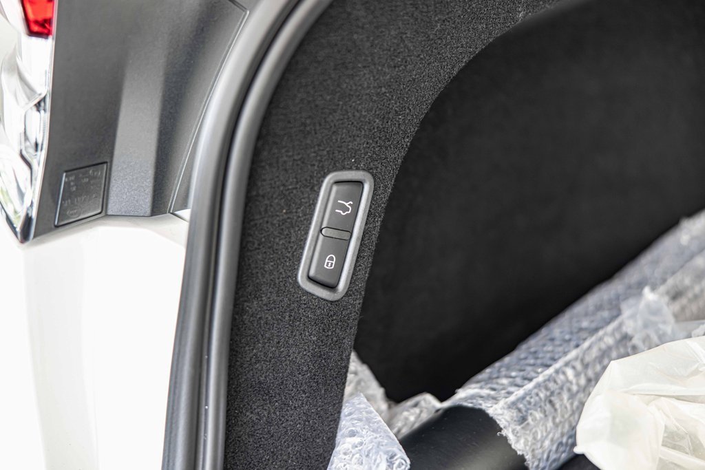 Used 2024 Maserati Levante Modena Ultima image 17