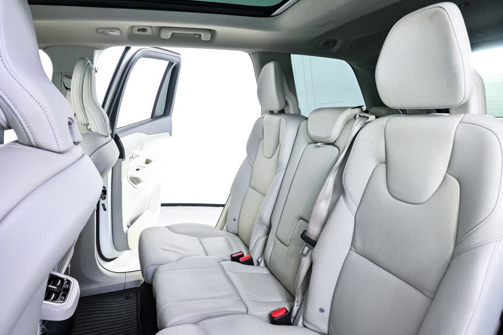 Certified 2024 Volvo XC90 B5 Plus w/ Protection Package Premier image 23