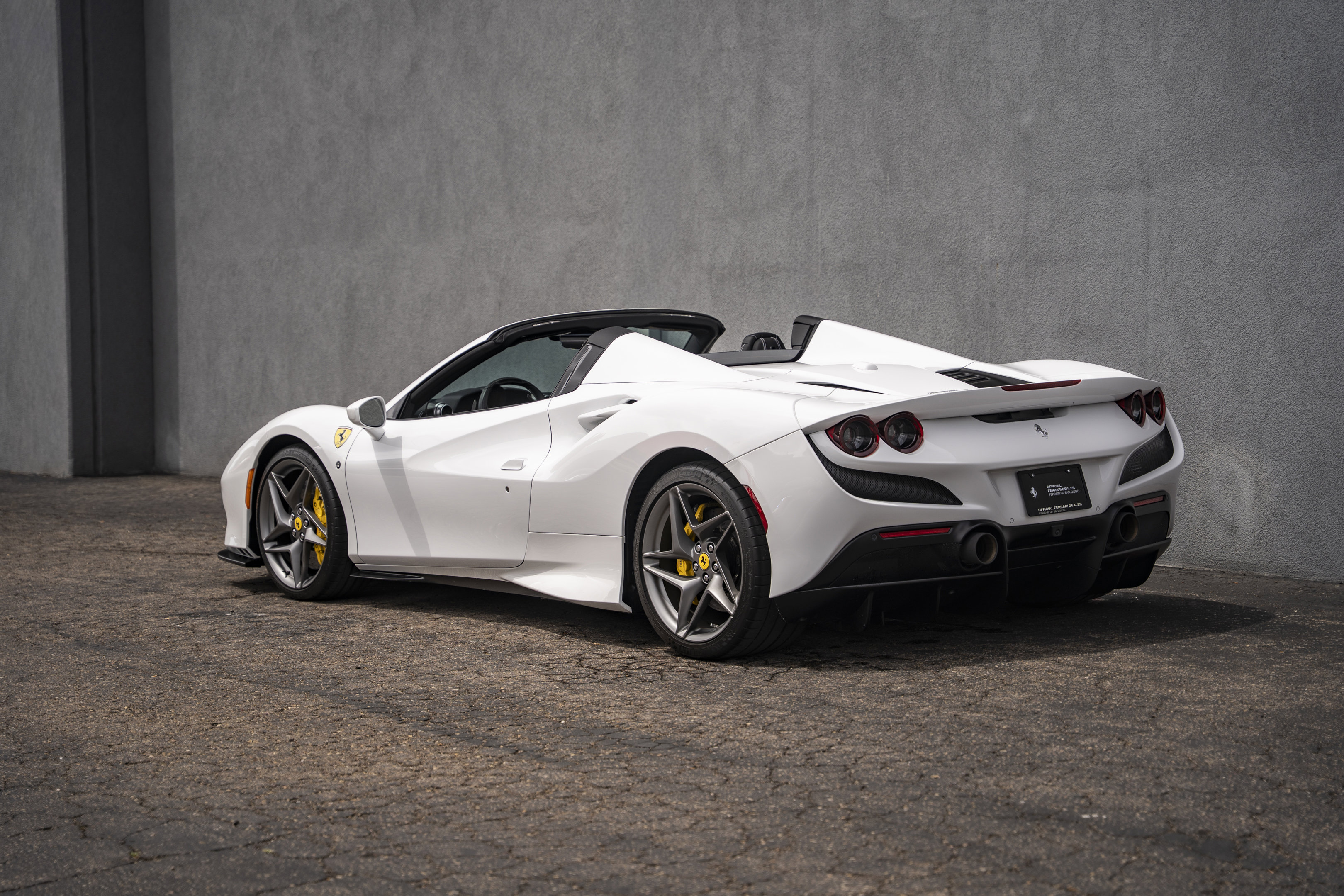 Used 2021 Ferrari F8 Tributo RWD image 3