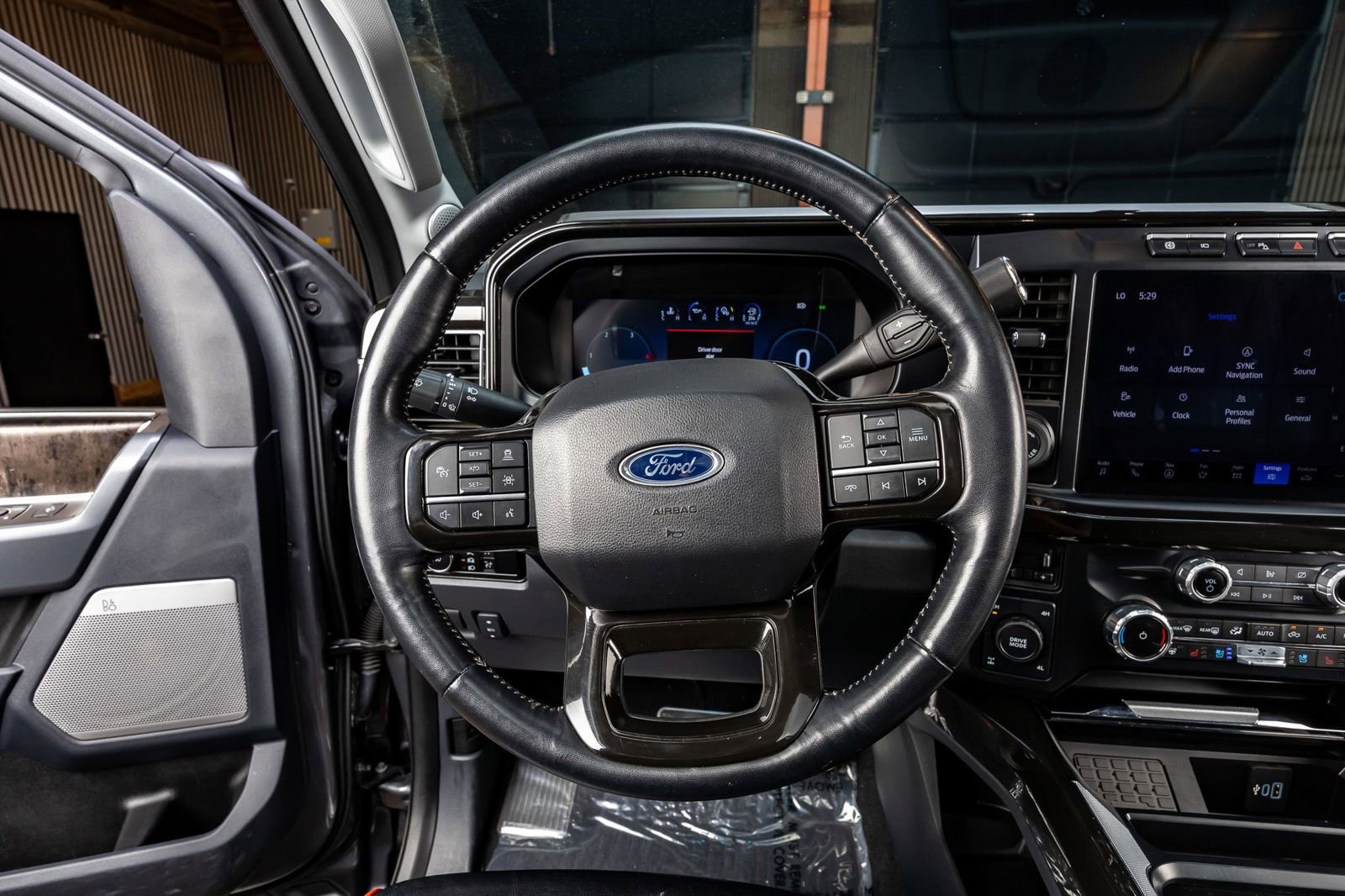 Used 2023 Ford F250 Lariat w/ Lariat Ultimate Package image 18