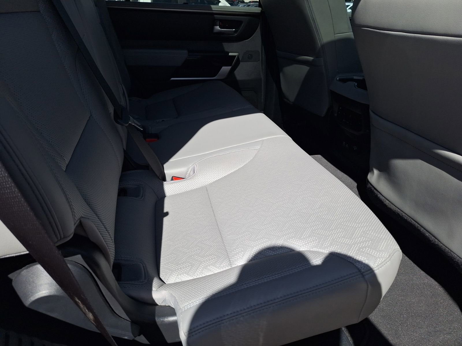 Used 2024 Toyota Sequoia Limited image 32