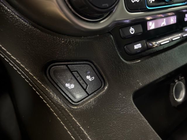 Used 2018 Chevrolet Suburban LT image 28