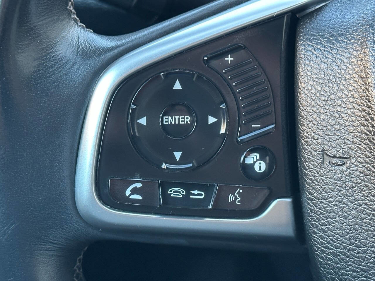 Used 2016 Honda Civic EX-L image 29