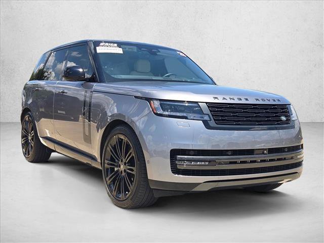 Used 2025 Land Rover Range Rover SE AWD/4WD image 3