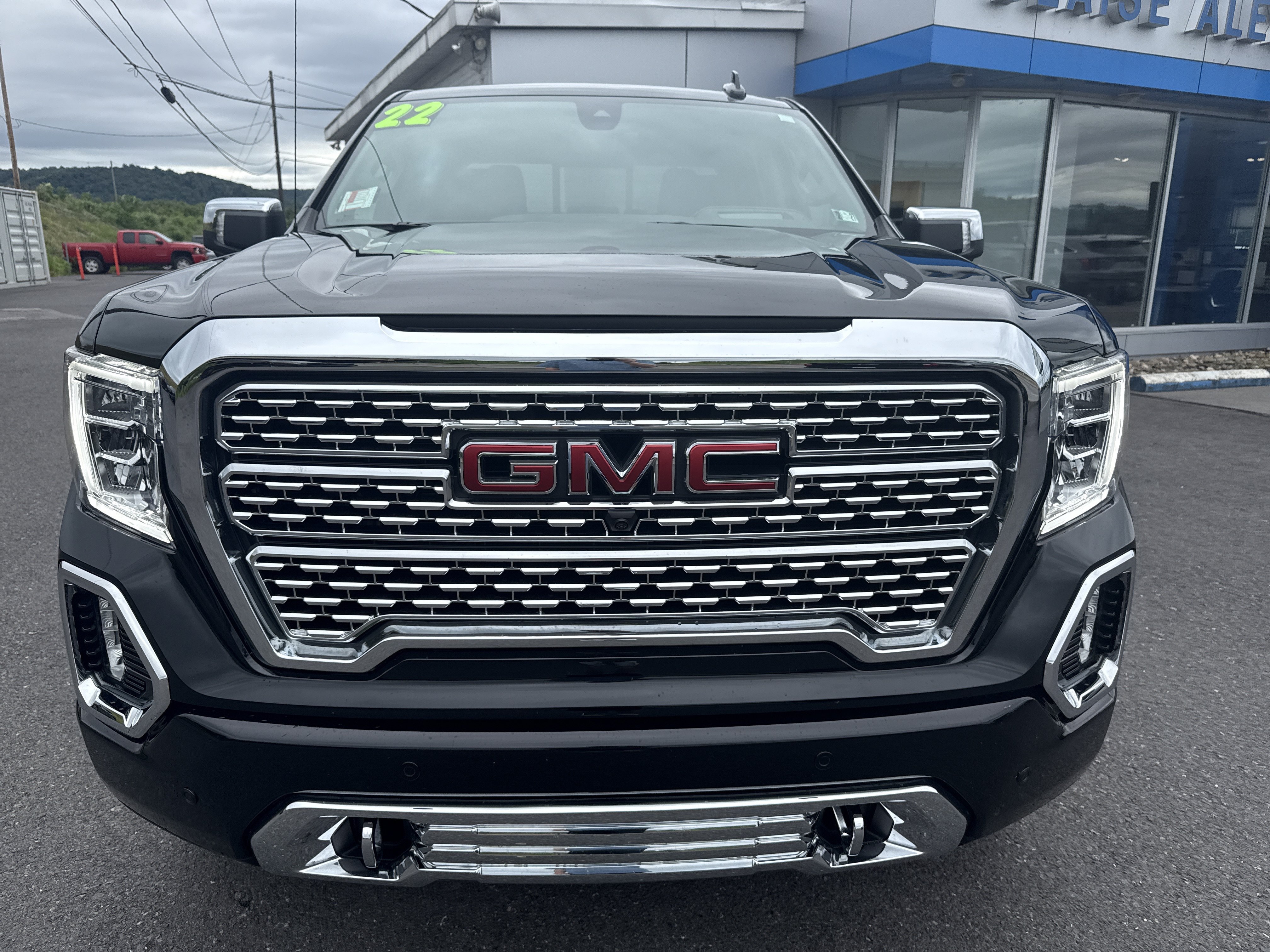 Used 2022 GMC Sierra 1500 Denali w/ Denali Reserve Package AWD/4WD image 5