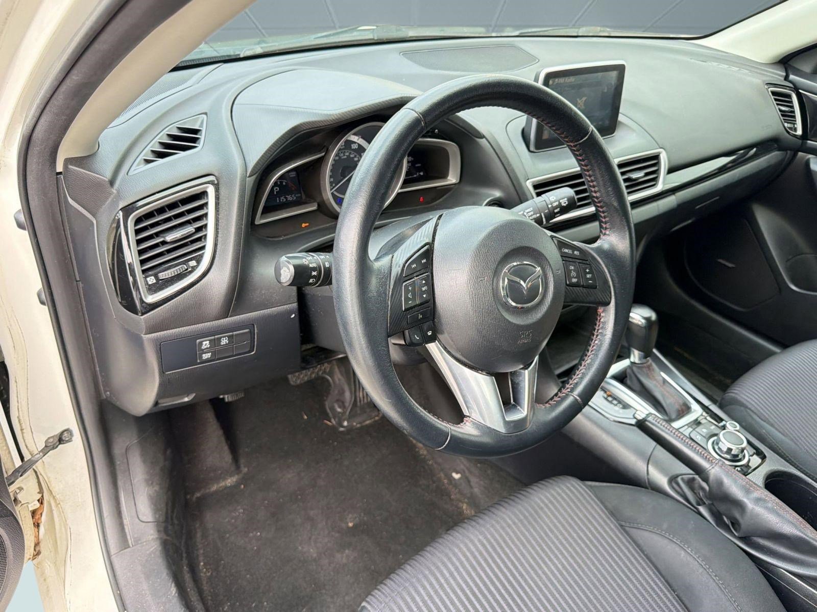 Used 2016 MAZDA MAZDA3 i Touring w/ Popular Equipment Package FWD image 4