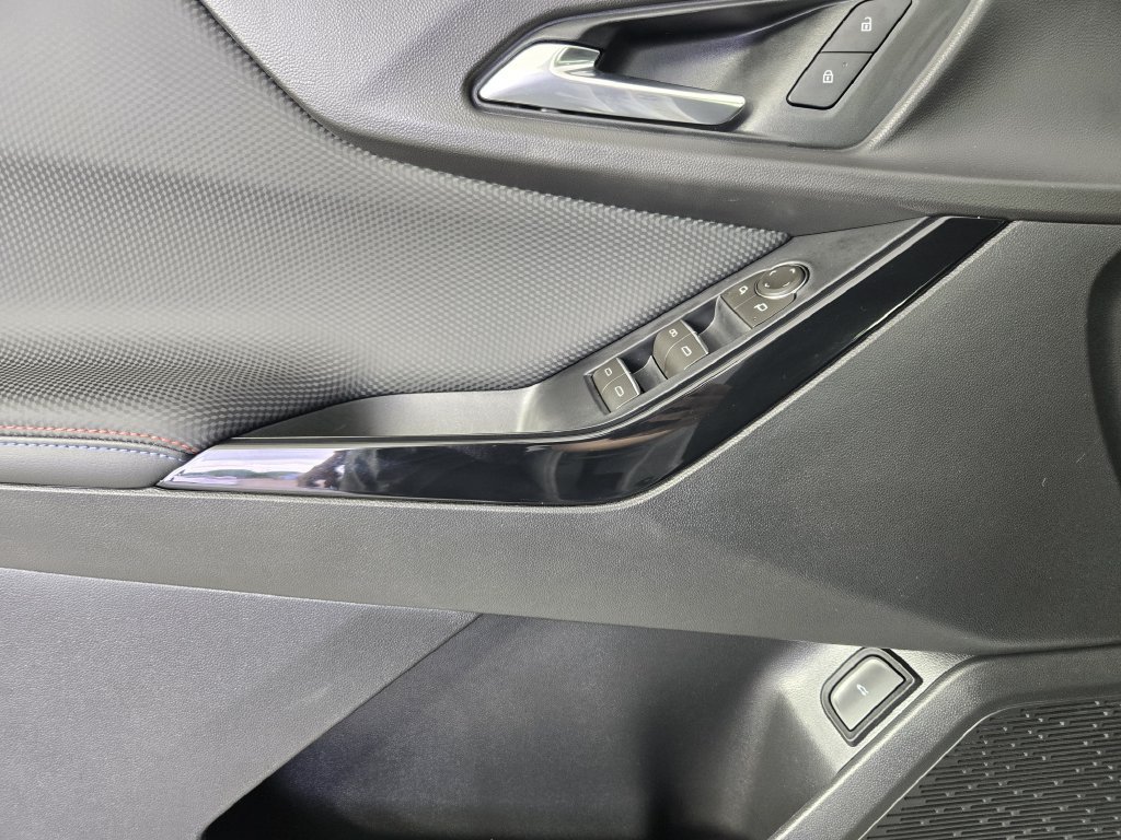 New 2026 Chevrolet Equinox RS w/ Safety and Technology Package FWD image 24