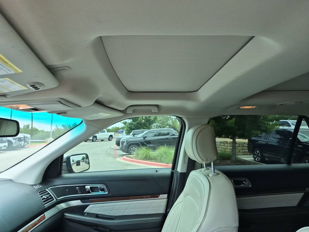Used 2016 Ford Explorer Platinum AWD/4WD image 31