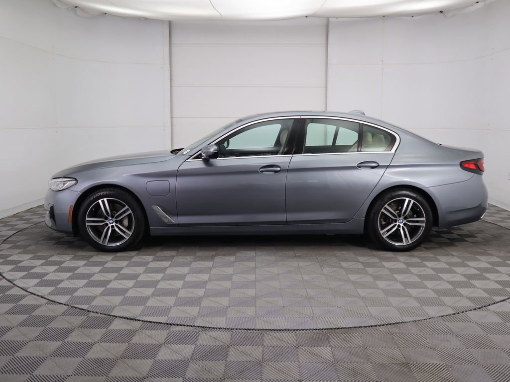 Used 2021 BMW 530e xDrive 530e iPerformance w/ Convenience Package image 8
