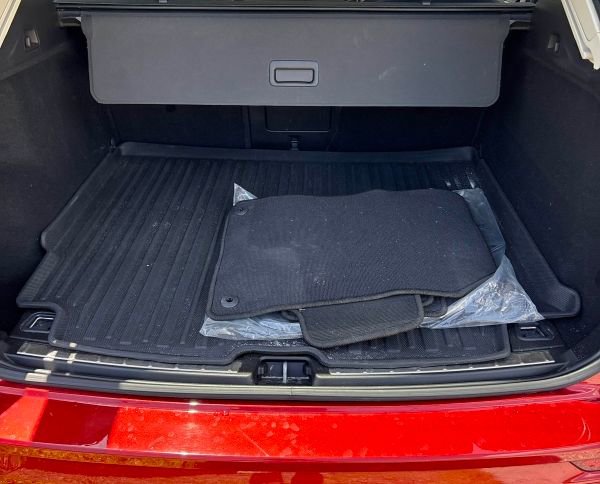 Used 2023 Volvo XC60 B5 Plus AWD/4WD image 8