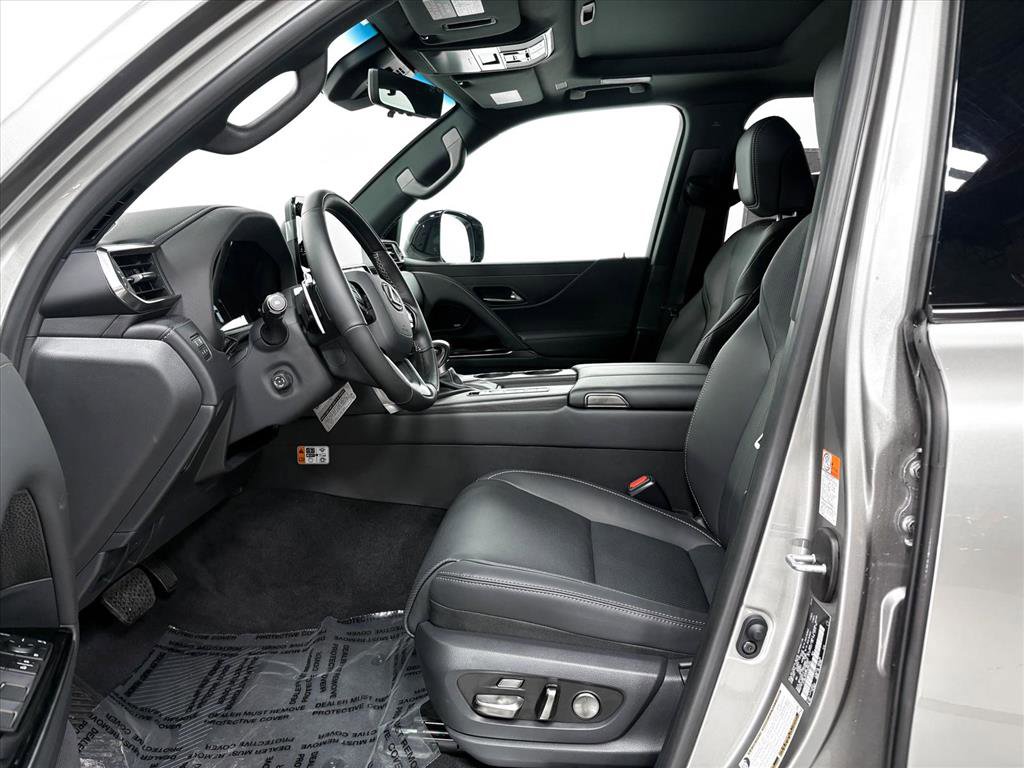 New 2026 Lexus LX 600 4WD w/ Luxury Package image 4