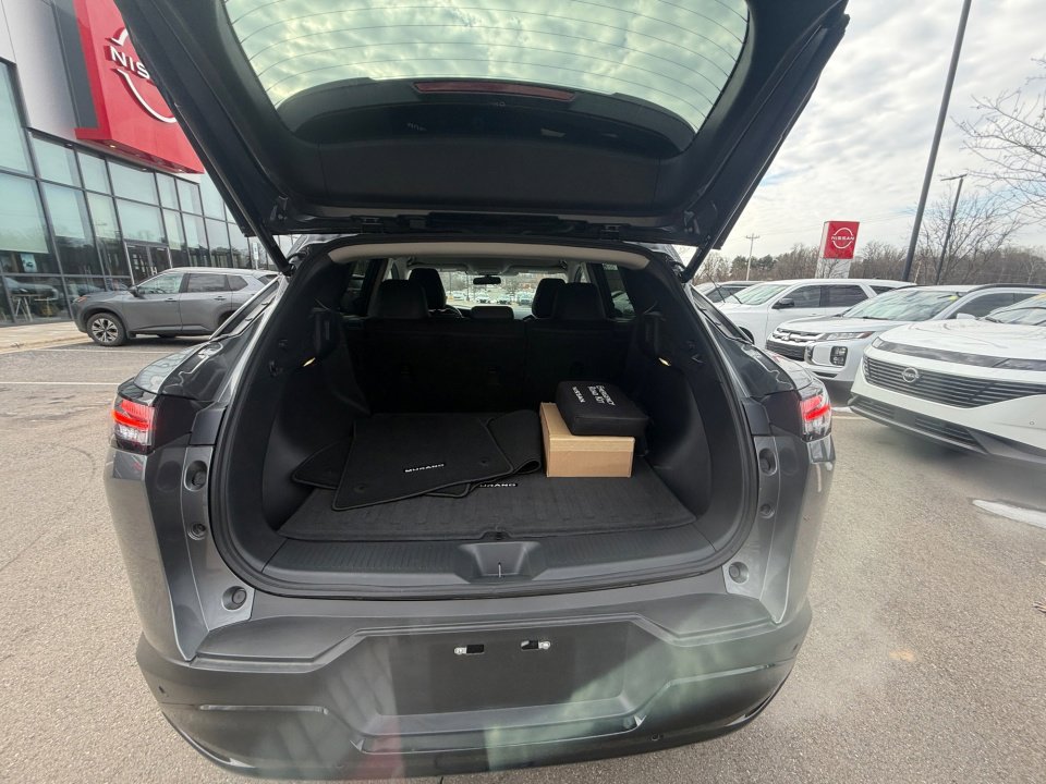 Used 2025 Nissan Murano SV image 19