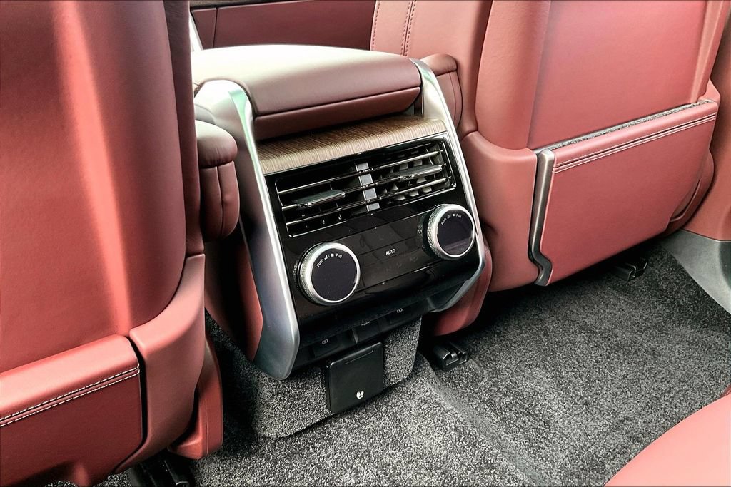 Certified 2025 Land Rover Range Rover Autobiography AWD/4WD image 10