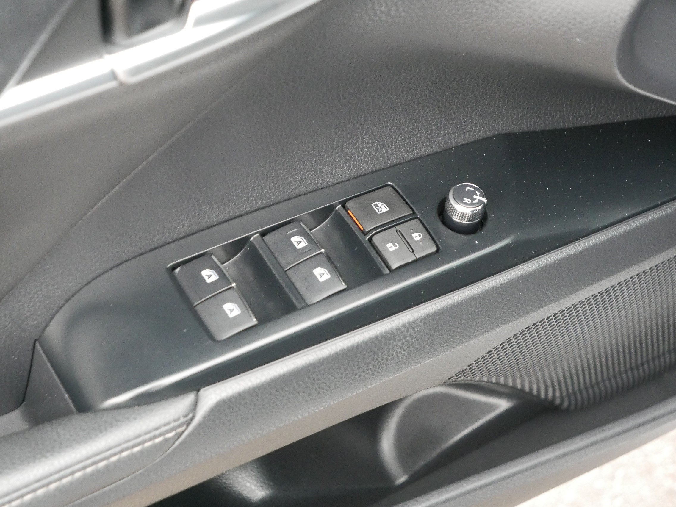 Used 2019 Toyota Camry XSE FWD image 19
