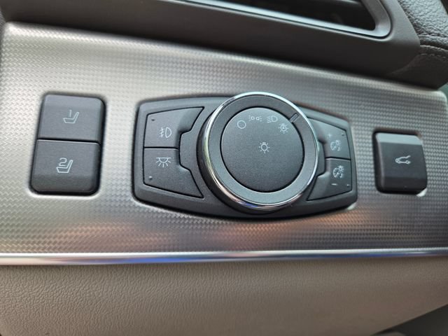 Used 2015 Lincoln MKX AWD w/ Equipment Group 101A image 20