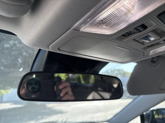 Used 2023 Toyota RAV4 XLE Premium AWD/4WD image 19