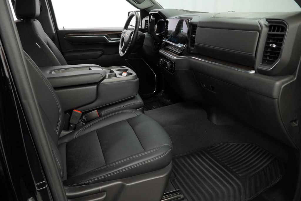 Used 2023 Chevrolet Silverado 1500 LT AWD/4WD image 30