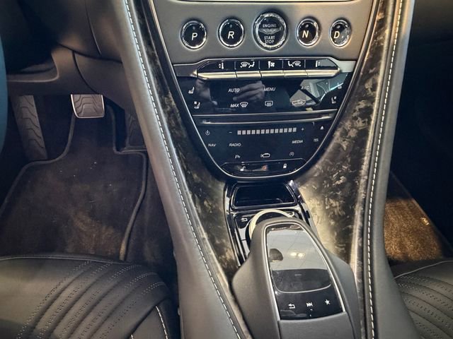 Used 2023 Aston Martin DB11 Coupe image 30