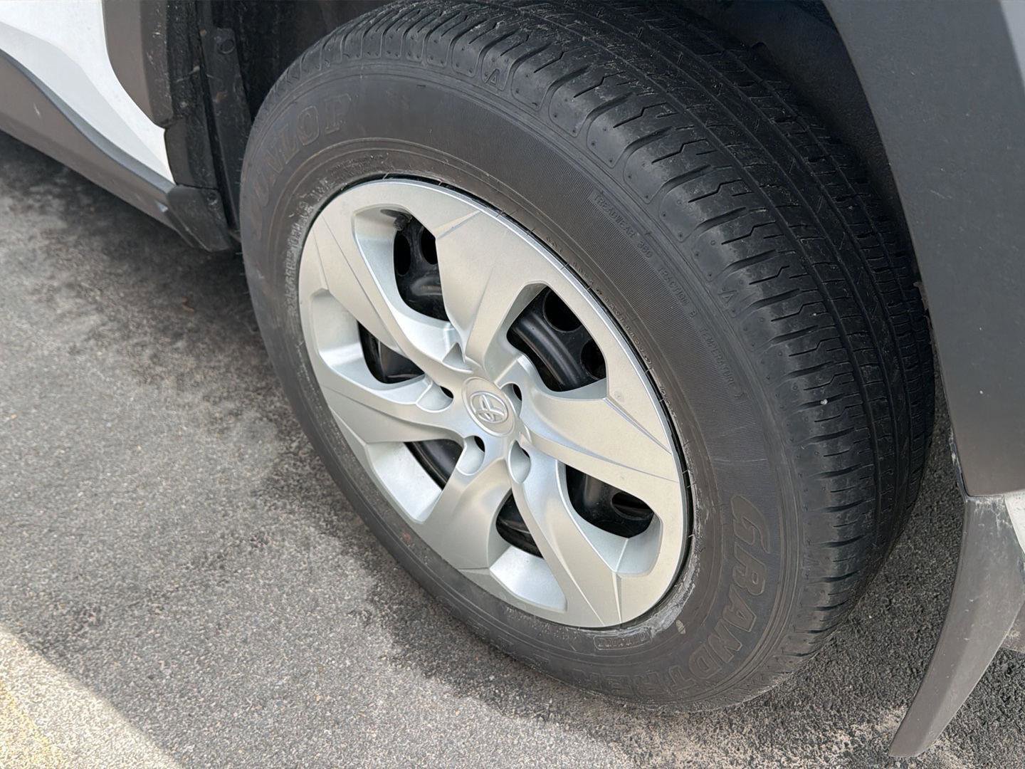 Used 2023 Toyota RAV4 LE image 10