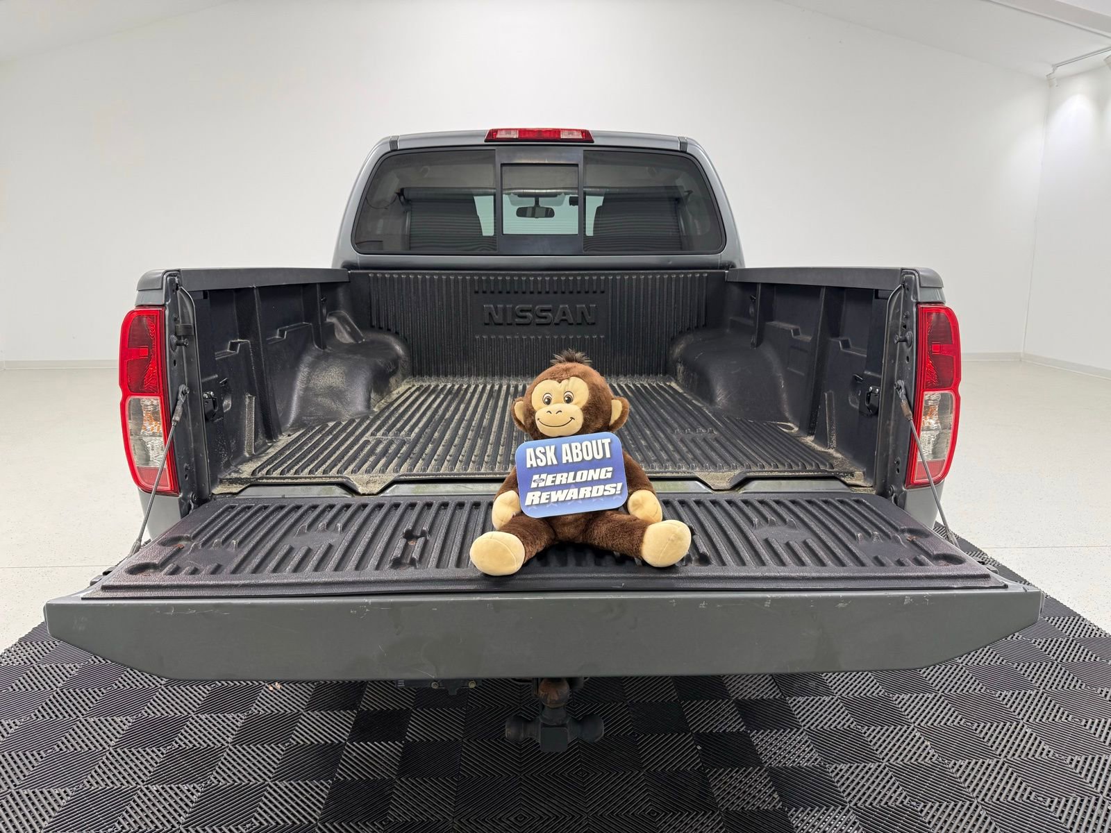 Used 2019 Nissan Frontier SV RWD image 8