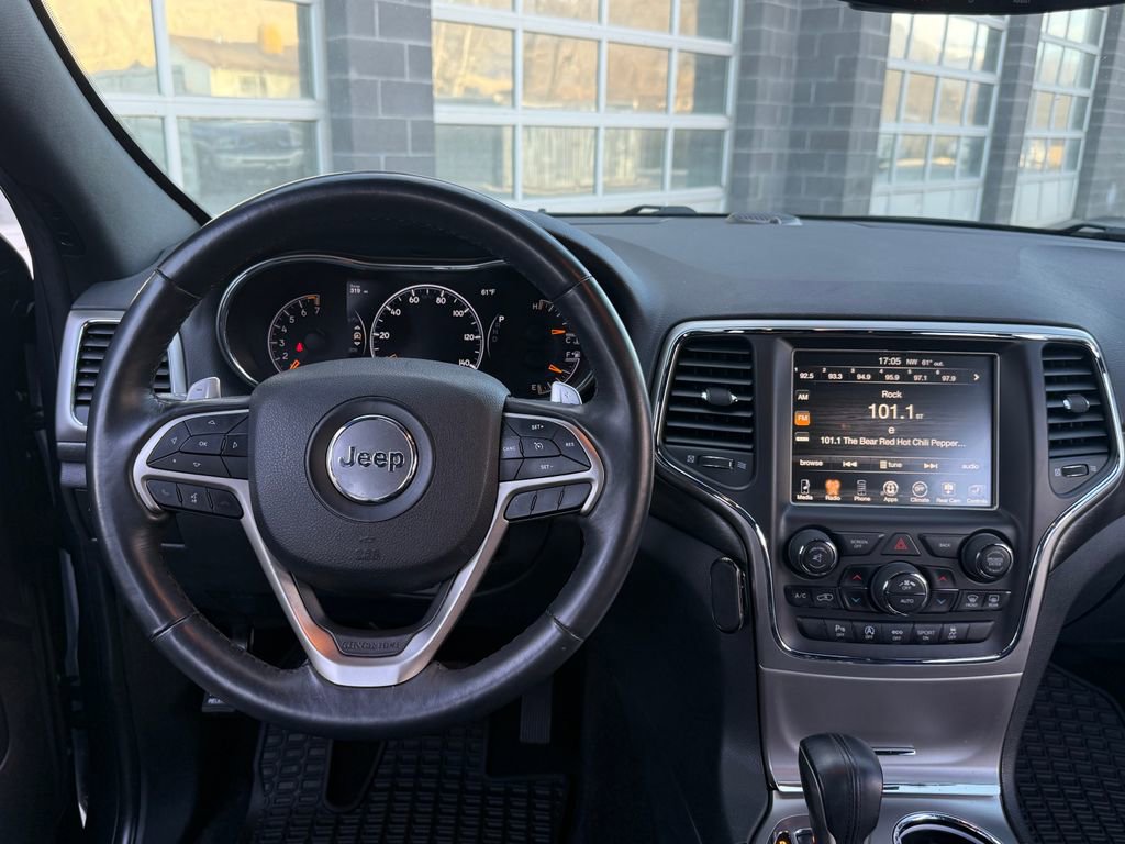 Used 2017 Jeep Grand Cherokee Altitude image 30