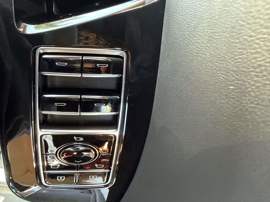 New 2026 Cadillac Escalade ESV Luxury AWD/4WD image 21