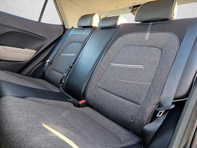 Used 2020 Hyundai Venue image 18