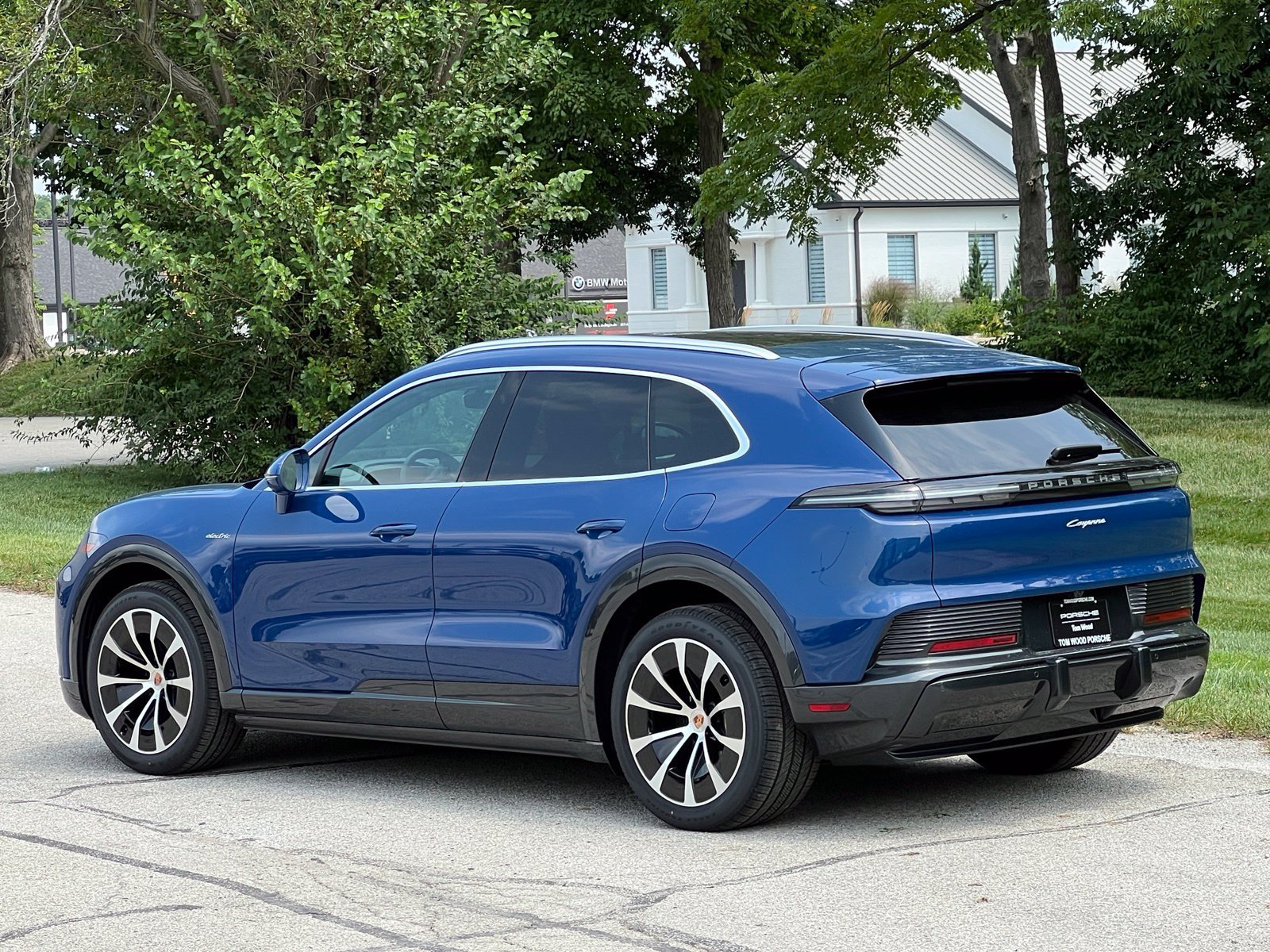 New 2026 Porsche Cayenne Electric AWD/4WD image 3