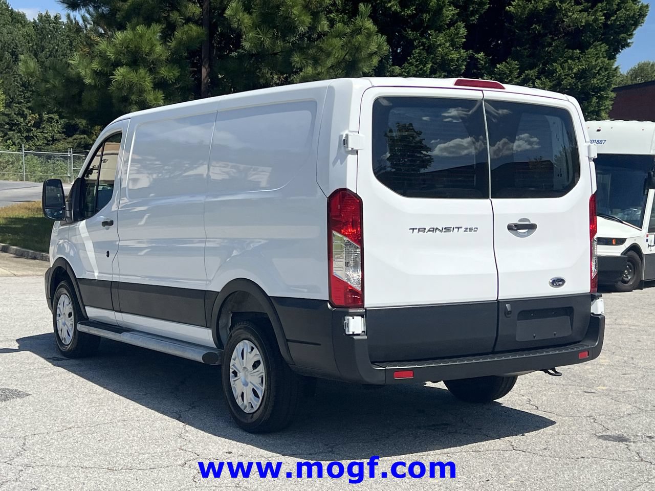 Used 2025 Ford Transit 250 Low Roof w/ Exterior Upgrade Package RWD image 2