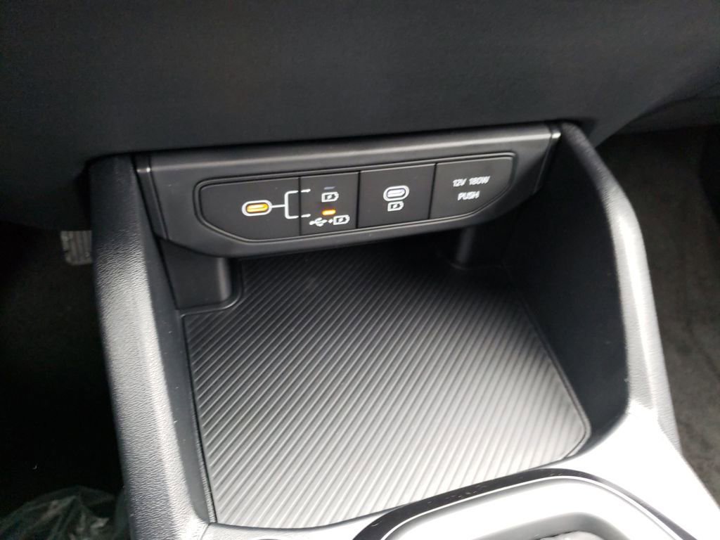 New 2025 Kia K4 LXS image 21