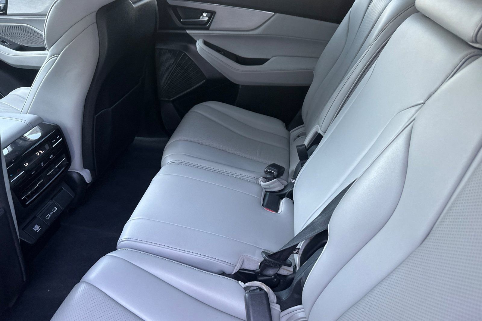 Used 2023 Acura MDX FWD w/ Technology Package image 12