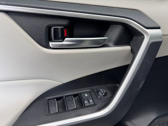 Used 2025 Toyota RAV4 XLE w/ Convenience Package FWD image 37