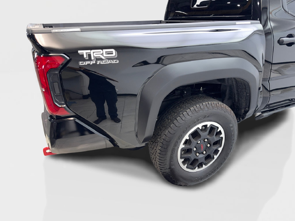 Used 2025 Toyota Tacoma TRD Off-Road w/ TRD Off Road Premium Package AWD/4WD image 18