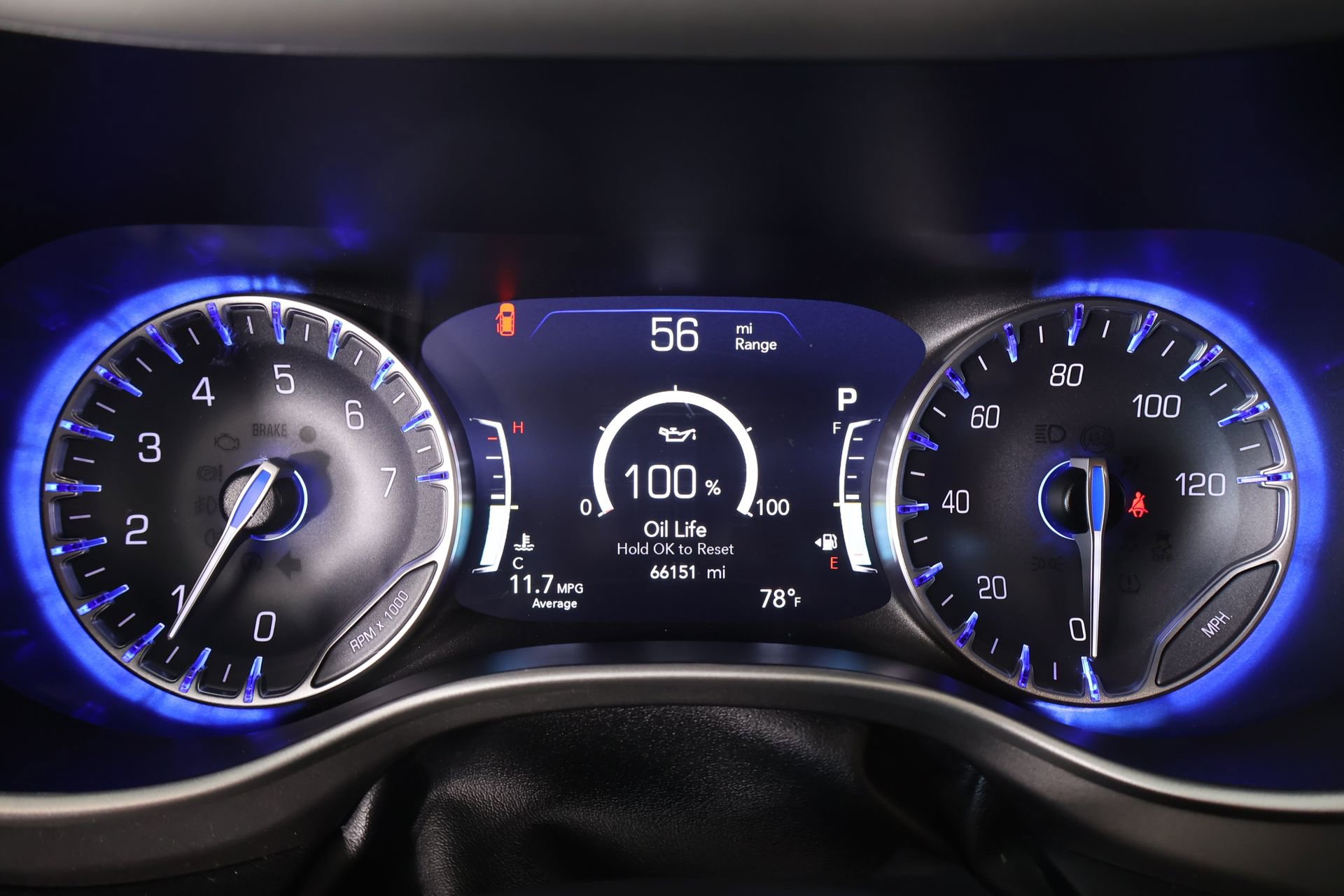 Used 2023 Chrysler Pacifica Touring-L image 4