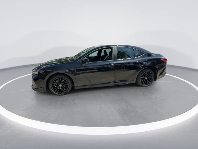 Used 2026 Toyota Camry SE FWD image 4