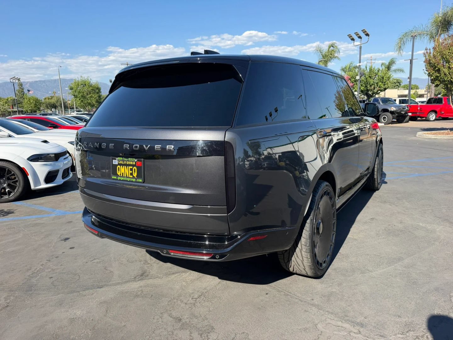 Used 2025 Land Rover Range Rover Long Wheelbase Autobiography AWD/4WD image 6