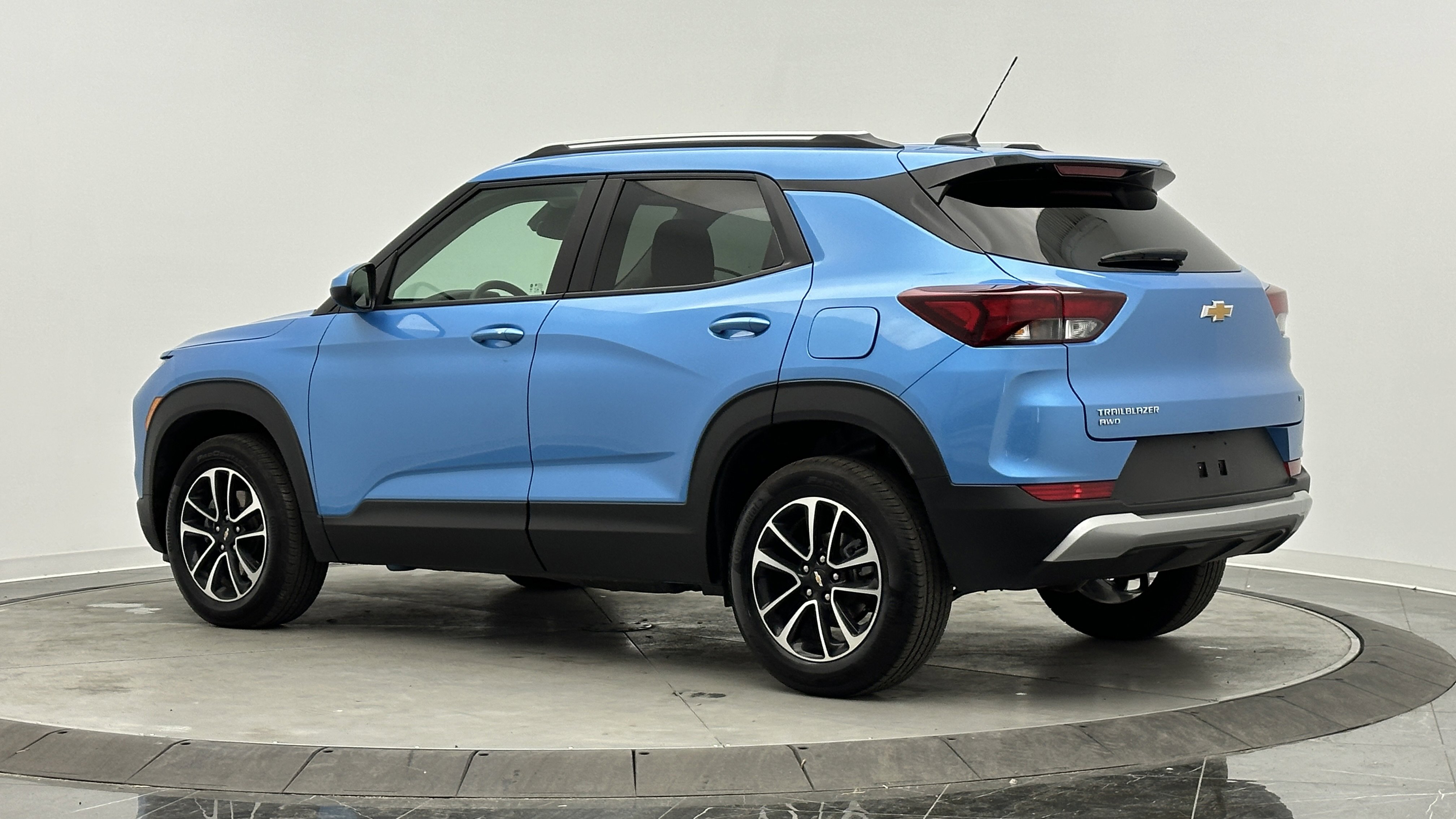 Used 2025 Chevrolet TrailBlazer LT image 4