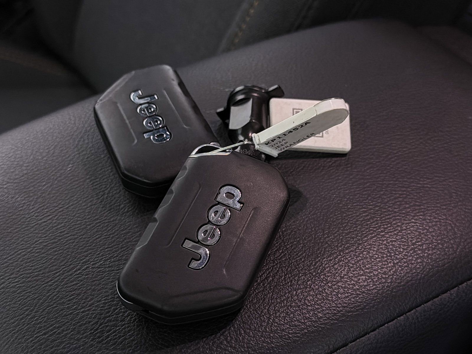 Used 2024 Jeep Wrangler Sport S image 26