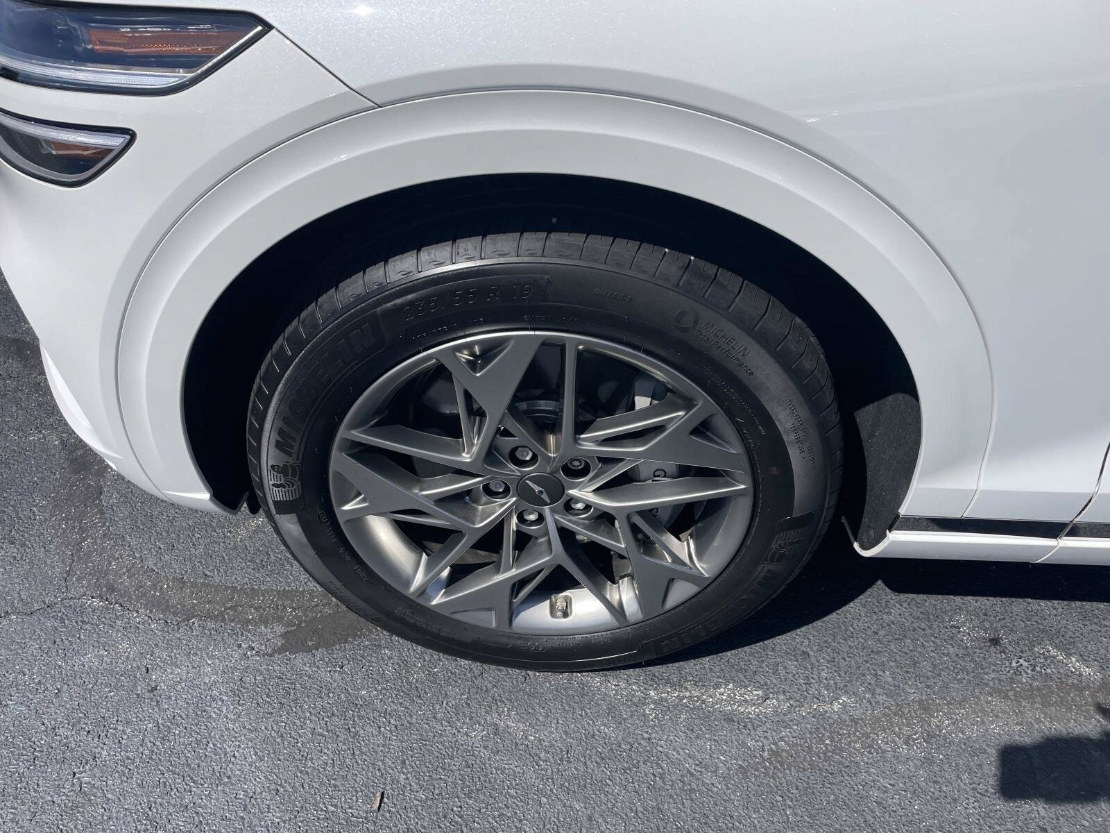 Used 2024 Genesis GV70 2.5T AWD/4WD image 13