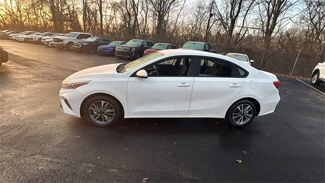 Used 2024 Kia Forte LXS image 3