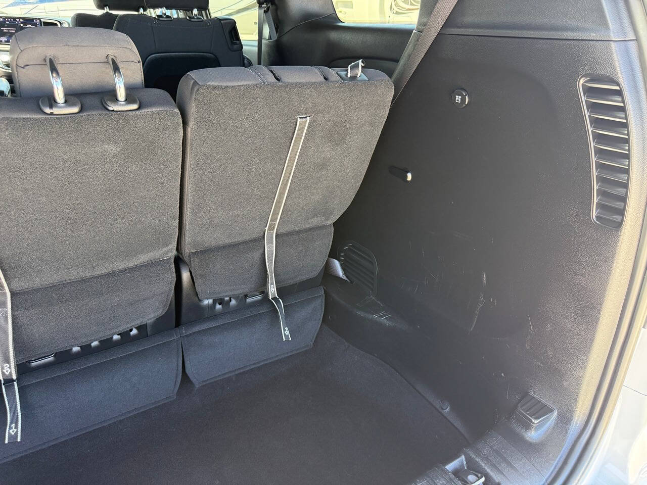 Used 2024 Chrysler Pacifica Touring FWD image 28