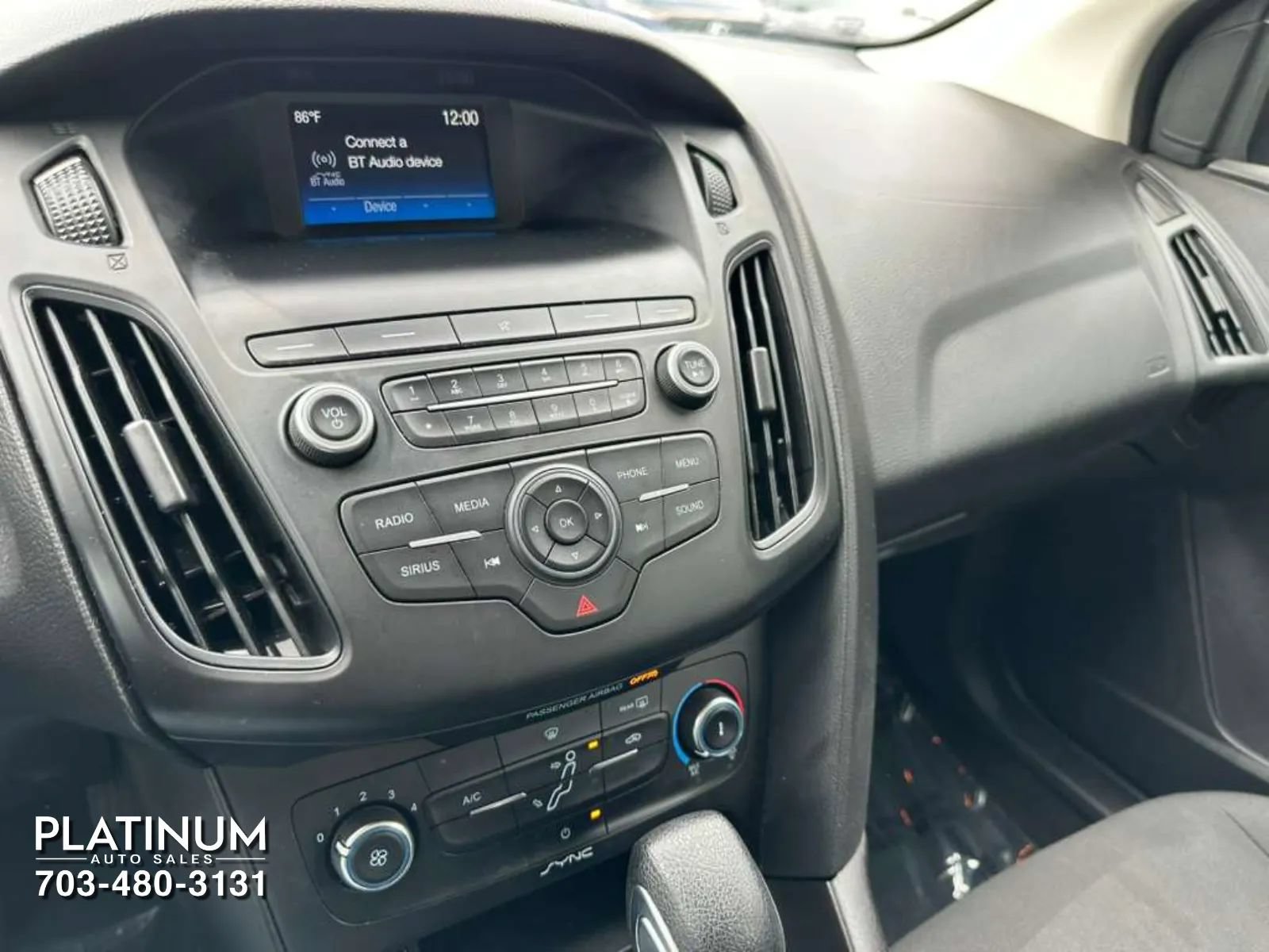 Used 2018 Ford Focus SE FWD image 10
