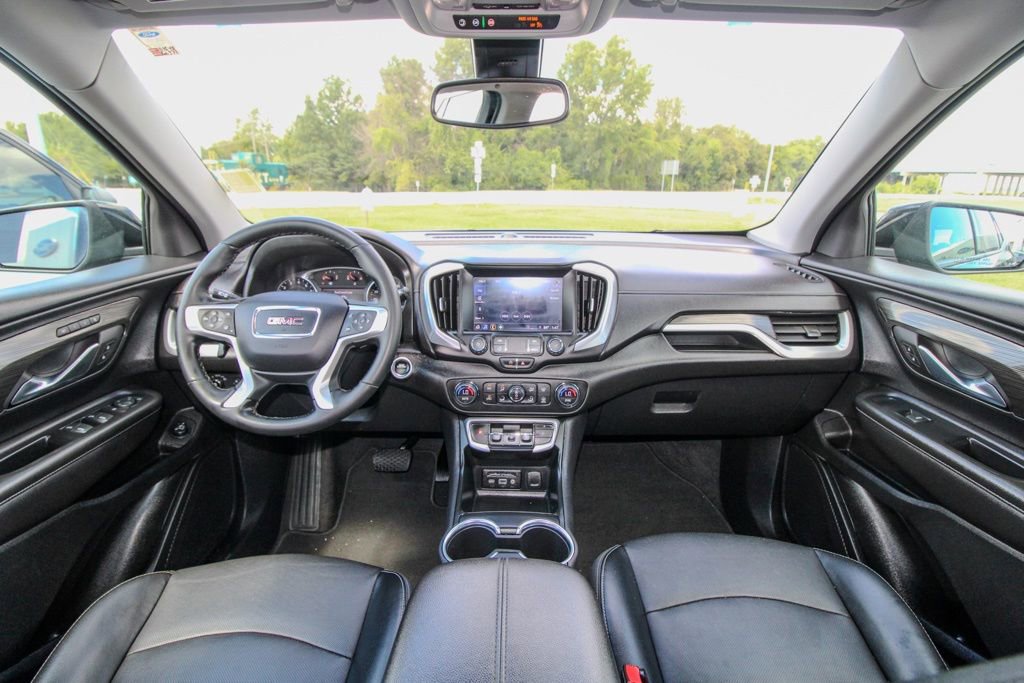 Used 2023 GMC Terrain SLT image 10