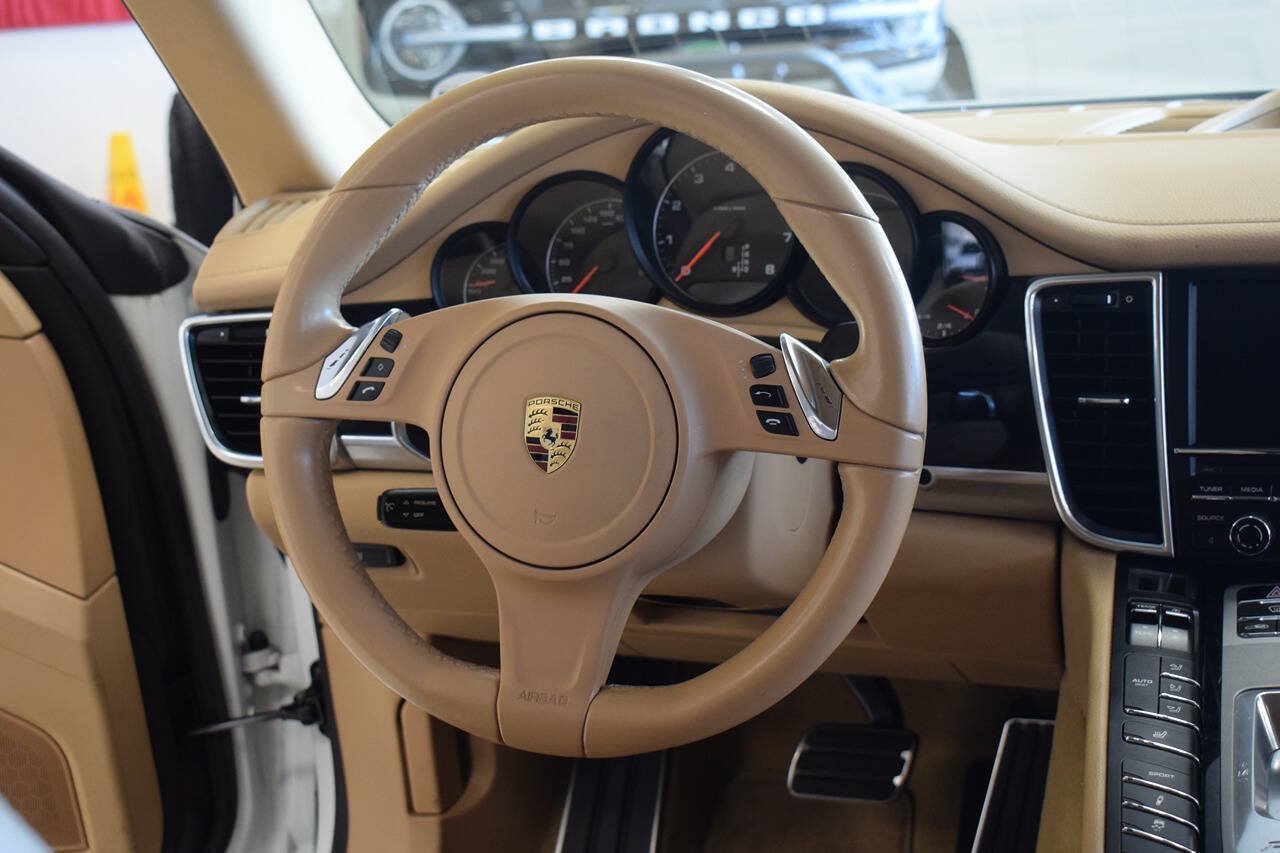 Used 2016 Porsche Panamera AWD/4WD image 47