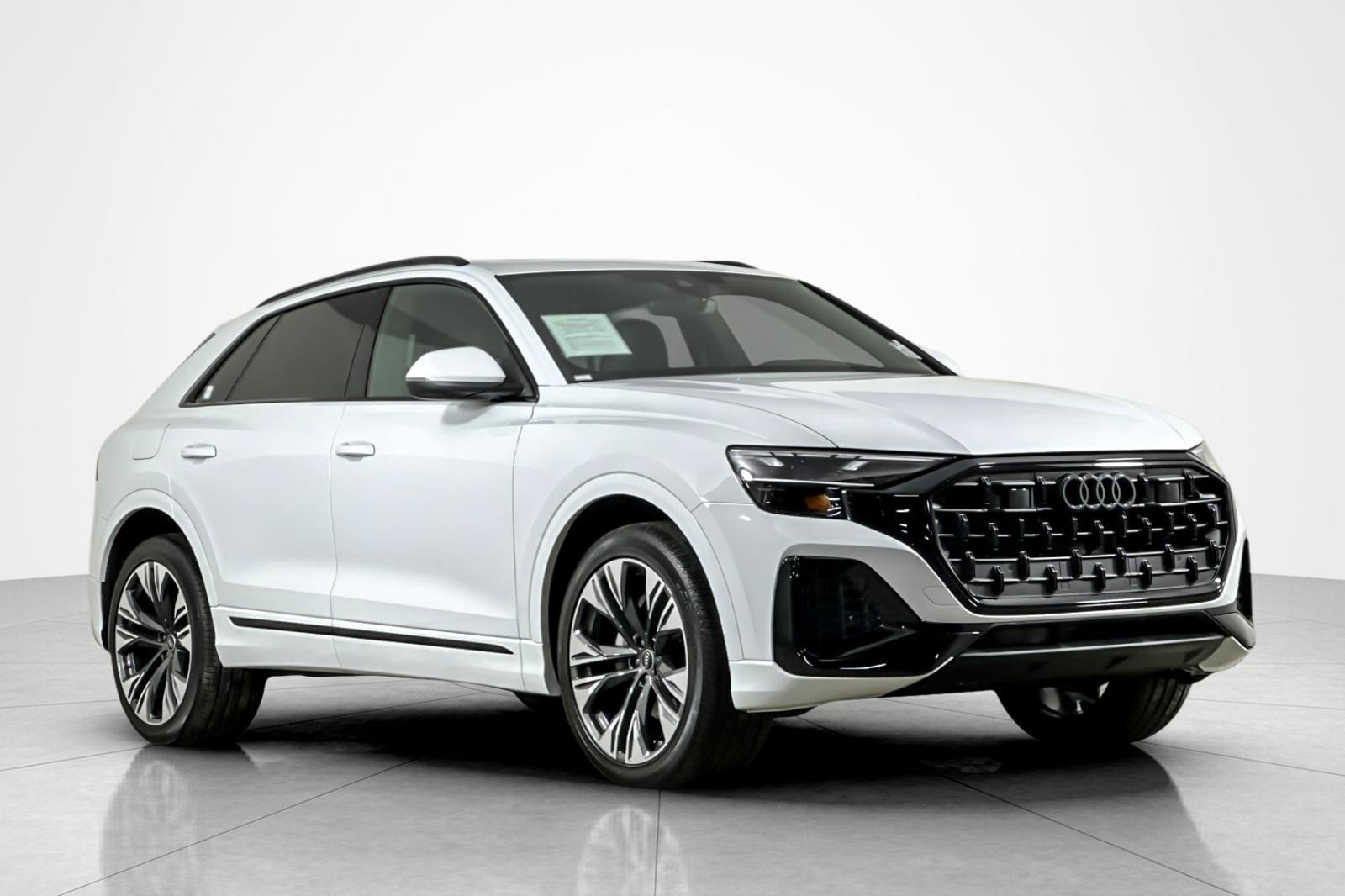 Used 2025 Audi Q8 Premium w/ Black Optic Package image 7