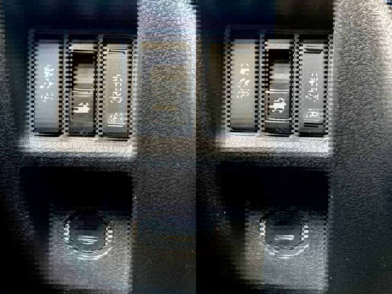 Used 2012 INFINITI G37 x w/ Premium Pkg image 26