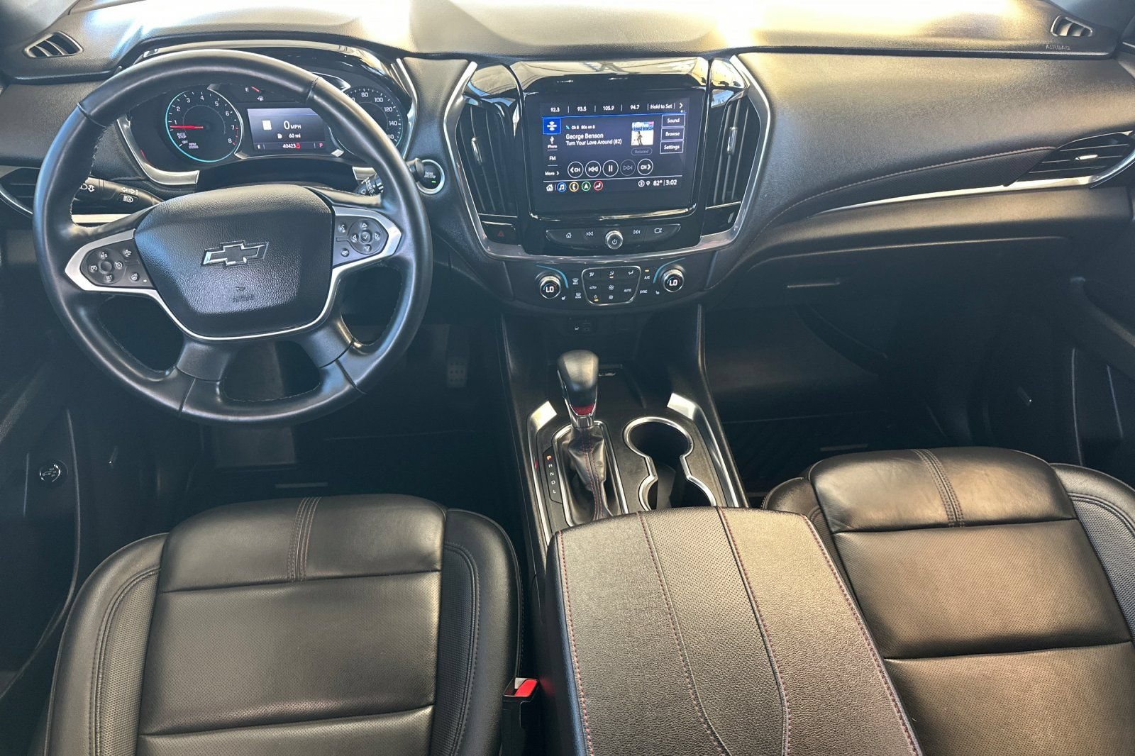Used 2023 Chevrolet Traverse RS FWD image 13
