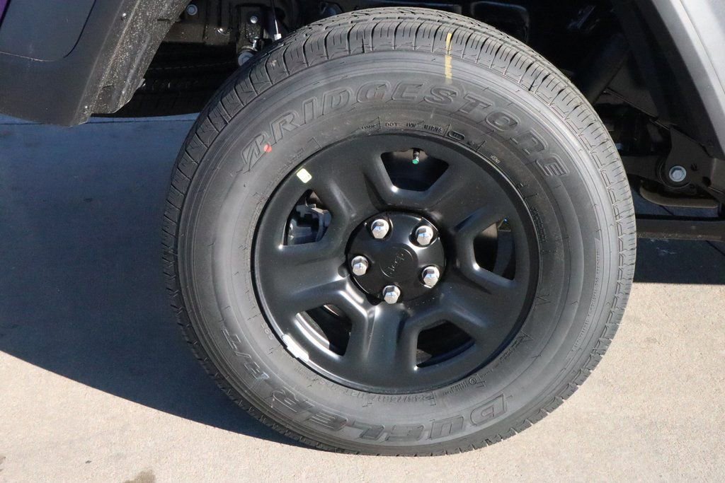 New 2026 Jeep Gladiator Sport AWD/4WD image 17