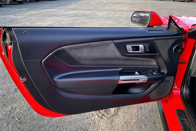 Used 2024 Ford Mustang Convertible image 9