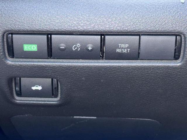 Certified 2025 Nissan Sentra SR w/ SR Premium Package FWD image 22